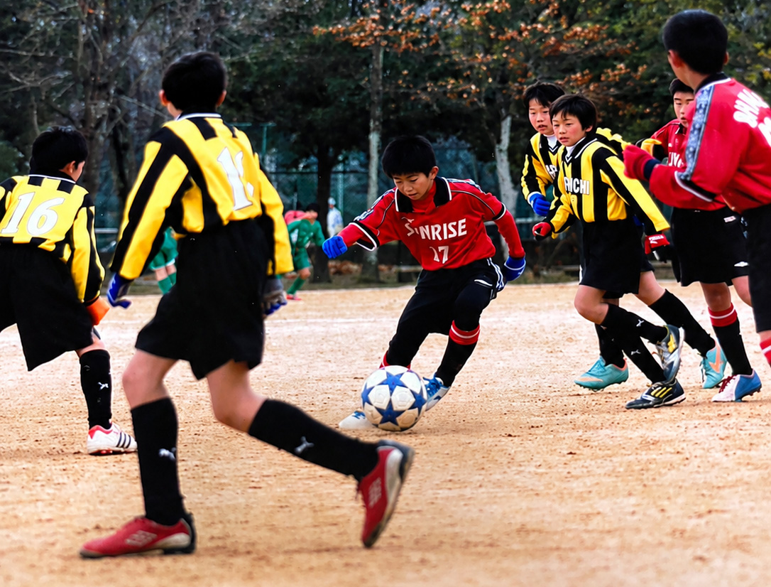 小学生時代の唐澤先生（サッカークラブにて）